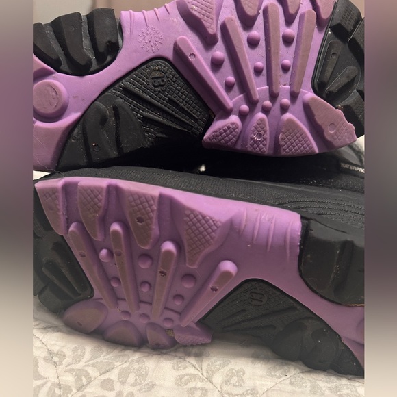 Gently used little girls Kamik snow boots - Picture 2 of 3